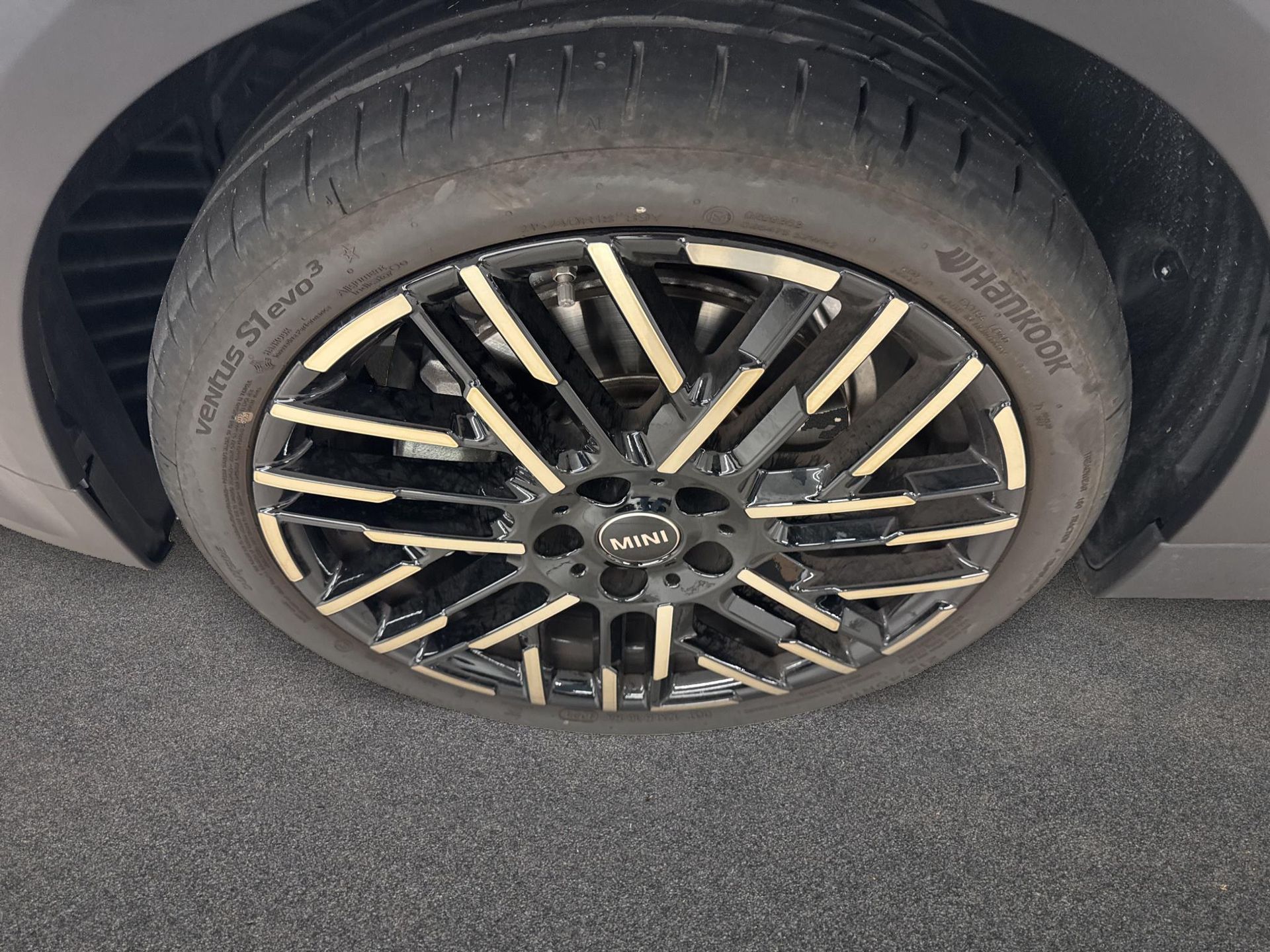 fotoG 12 del MINI MINI Cabrio Cooper C 120 kW (163 CV) 163cv Gasolina del 2025 en Madrid