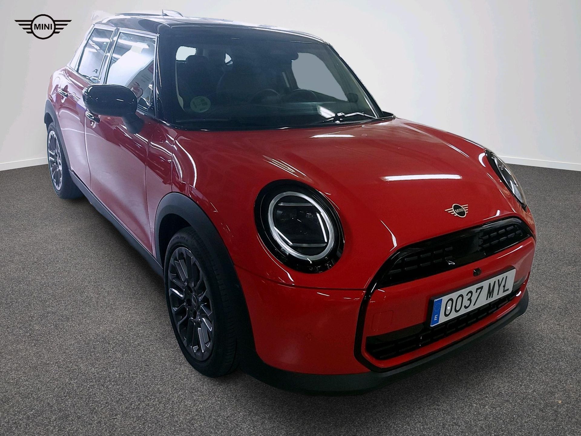 fotoG 15 del MINI MINI 5 Puertas Cooper C 115 kW (156 CV) 156cv Gasolina del 2025 en Madrid