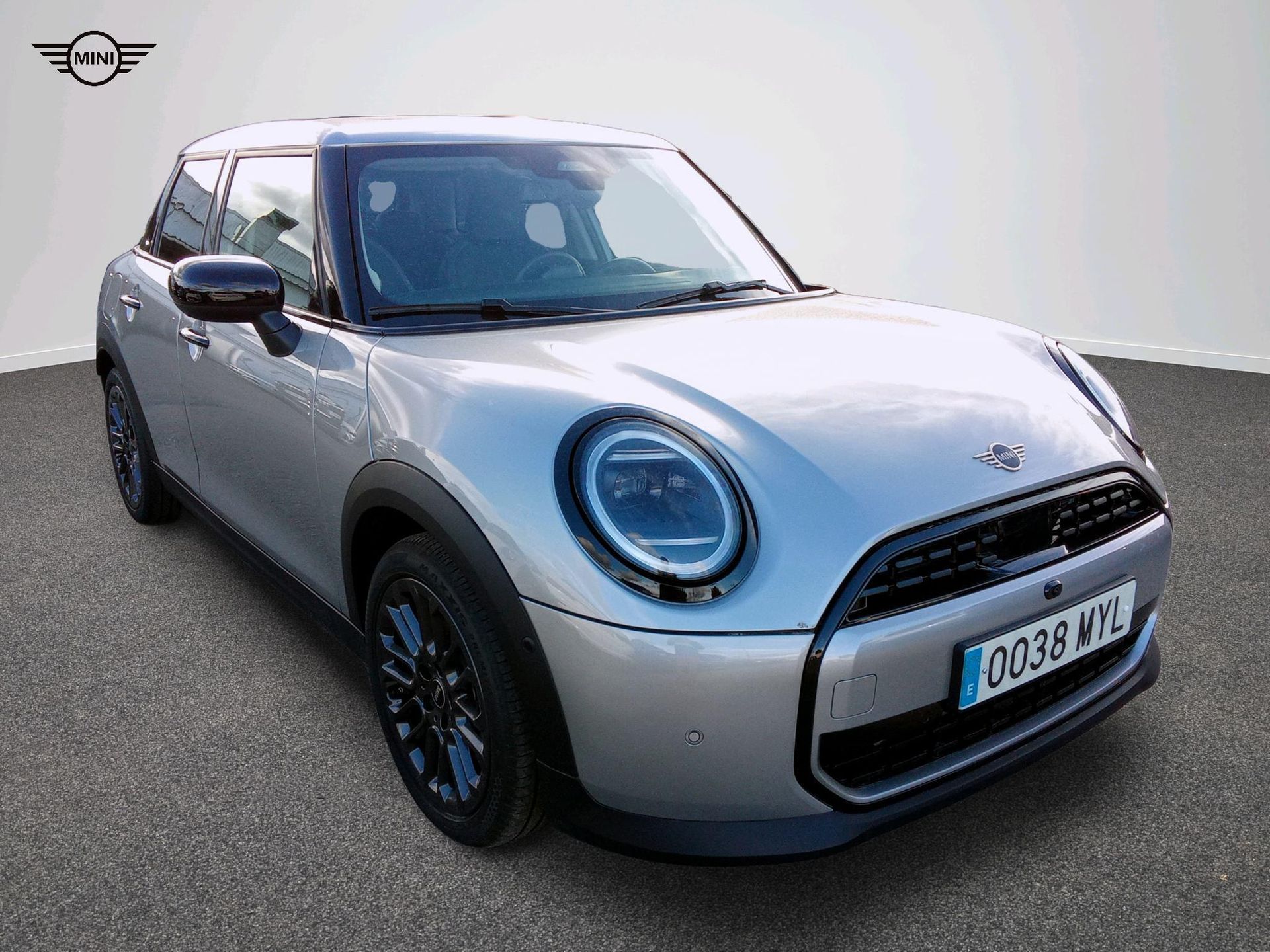 fotoG 15 del MINI MINI 5 Puertas Cooper C 115 kW (156 CV) 156cv Gasolina del 2025 en Madrid