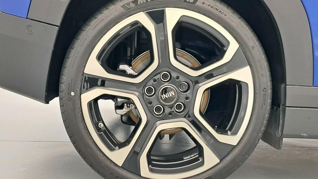 fotoG 12 del MINI MINI Aceman E 135 kW (184 CV) 184cv Eléctrico del 2025 en Madrid