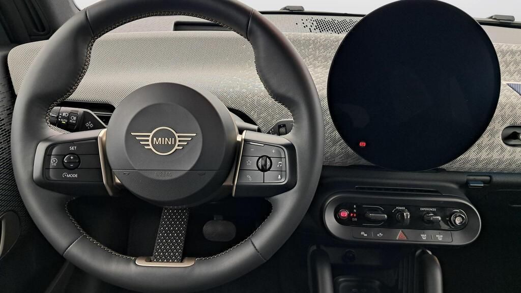 fotoG 7 del Mini MINI Cooper Eléctrico Cooper SE 218cv Eléctrico del 2024 en Madrid