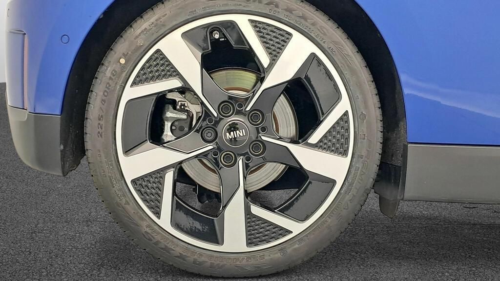 fotoG 13 del Mini MINI Cooper Eléctrico Cooper SE 218cv Eléctrico del 2024 en Madrid