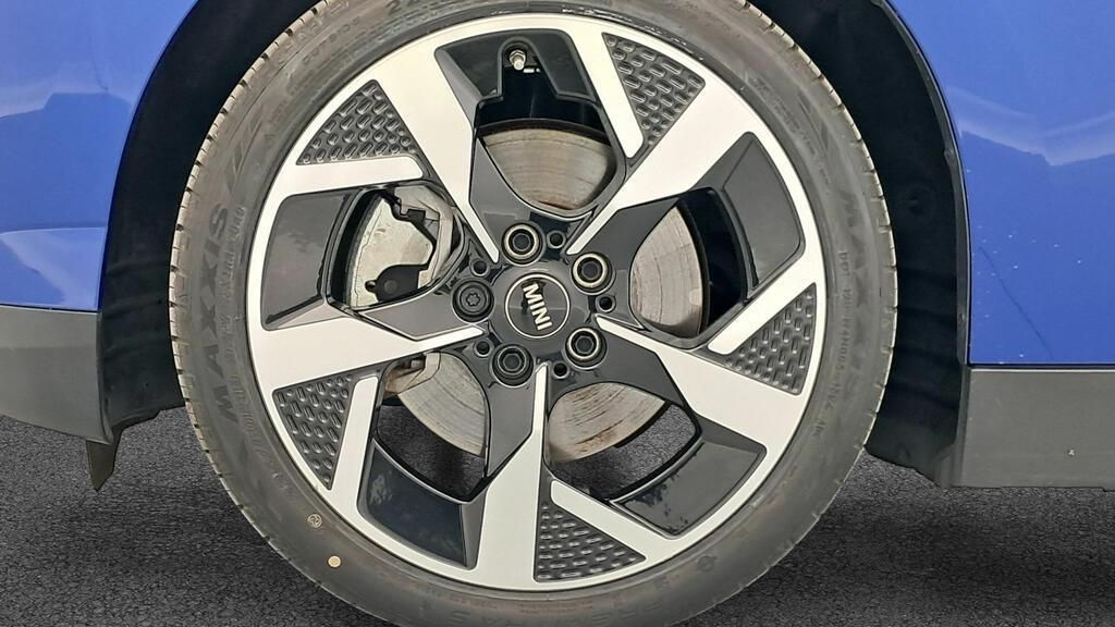 fotoG 12 del Mini MINI Cooper Eléctrico Cooper SE 218cv Eléctrico del 2024 en Madrid