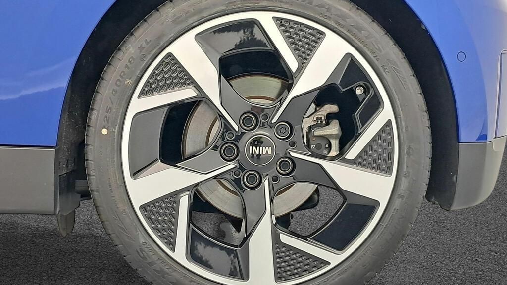 fotoG 14 del Mini MINI Cooper Eléctrico Cooper SE 218cv Eléctrico del 2024 en Madrid