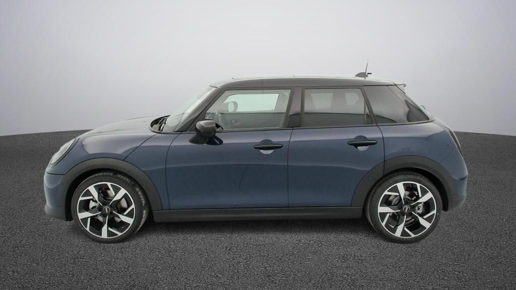 fotoG 3 del MINI MINI Cooper 5 Puertas C 115 kW (156 CV) 156cv Gasolina del 2025 en Madrid