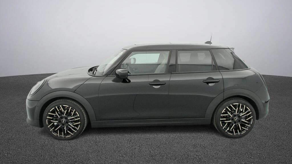 fotoG 3 del MINI MINI Cooper 5 Puertas C 115 kW (156 CV) 156cv Gasolina del 2025 en Madrid