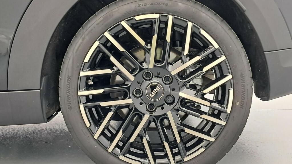 fotoG 15 del MINI MINI Cooper 5 Puertas C 115 kW (156 CV) 156cv Gasolina del 2025 en Madrid