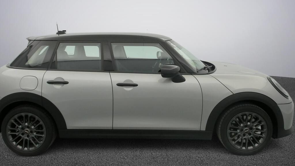 fotoG 3 del MINI MINI Cooper 5 Puertas S 150 kW (204 CV) 204cv Gasolina del 2025 en Madrid