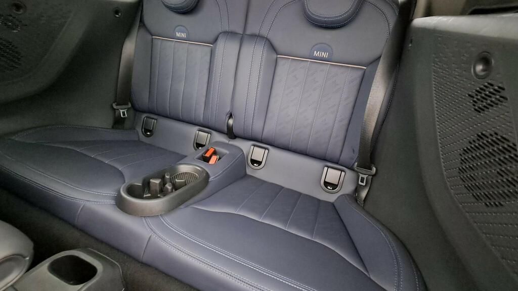 fotoG 9 del MINI MINI Cooper Cabrio C 120 kW (163 CV) 163cv Gasolina del 2025 en Madrid