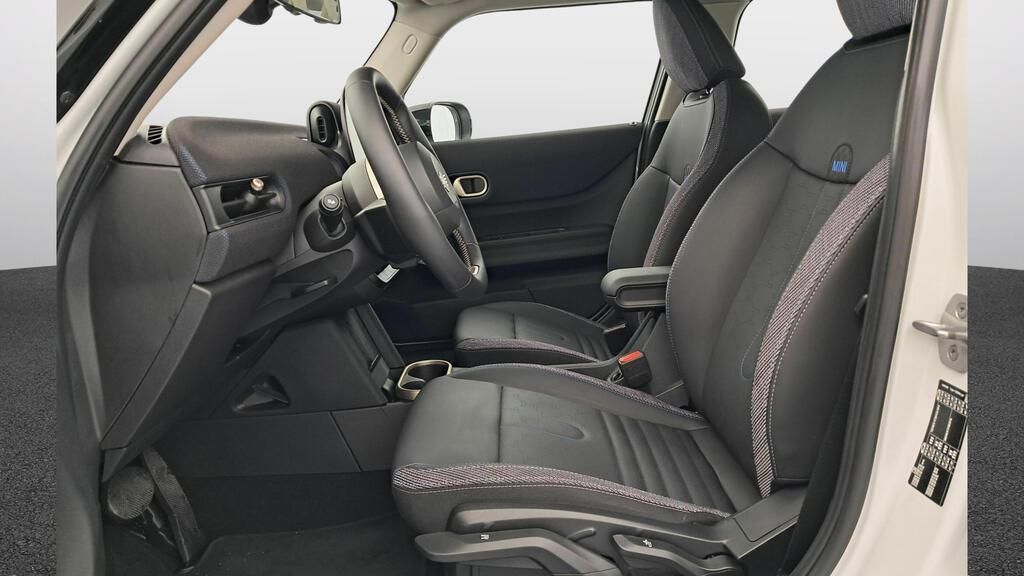 fotoG 8 del Mini MINI Cooper 5 Puertas MINI Cooper C 5 puertas 156cv Gasolina del 2025 en Madrid