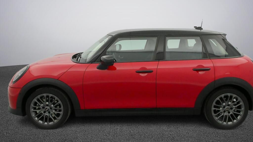 fotoG 3 del MINI MINI Cooper 5 Puertas C 115 kW (156 CV) 156cv Gasolina del 2025 en Madrid