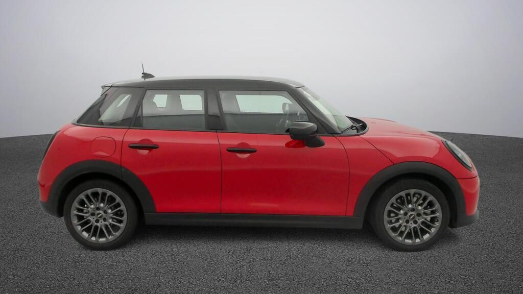 fotoG 3 del MINI MINI Cooper 5 Puertas C 115 kW (156 CV) 156cv Gasolina del 2025 en Madrid