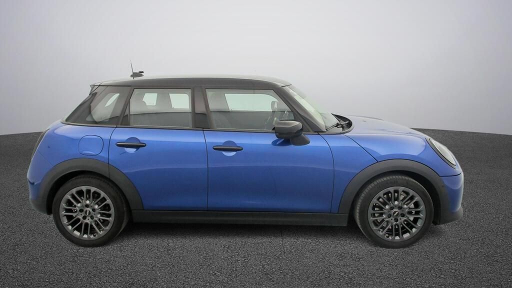 fotoG 3 del MINI MINI Cooper 5 Puertas C 115 kW (156 CV) 156cv Gasolina del 2025 en Madrid