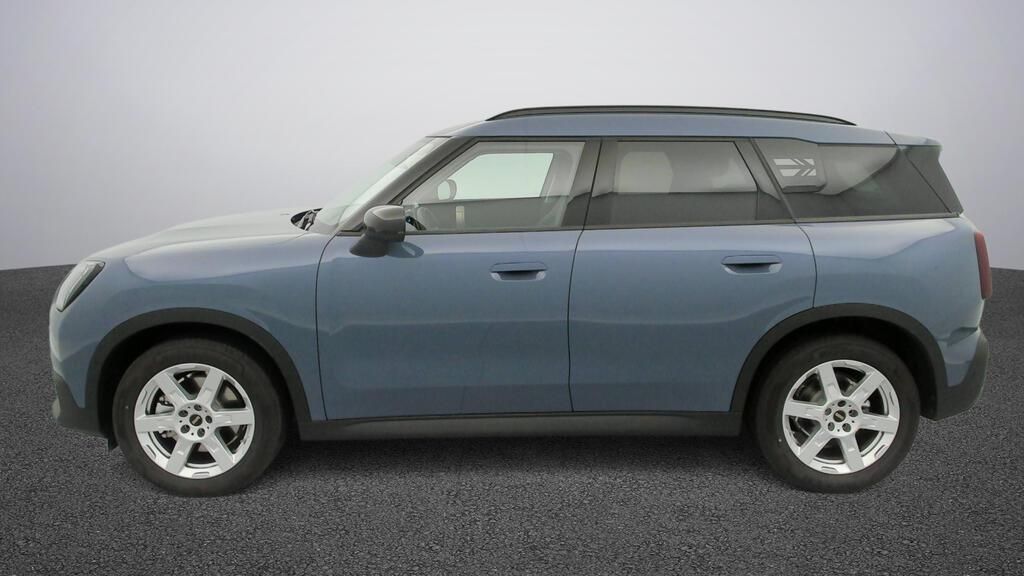 fotoG 3 del MINI MINI Countryman C 125 kW (170 CV) 170cv Gasolina del 2025 en Madrid