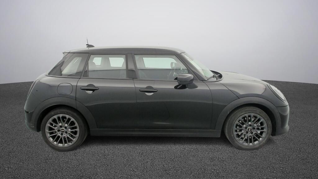 fotoG 3 del MINI MINI Cooper 5 Puertas C 115 kW (156 CV) 156cv Gasolina del 2025 en Madrid