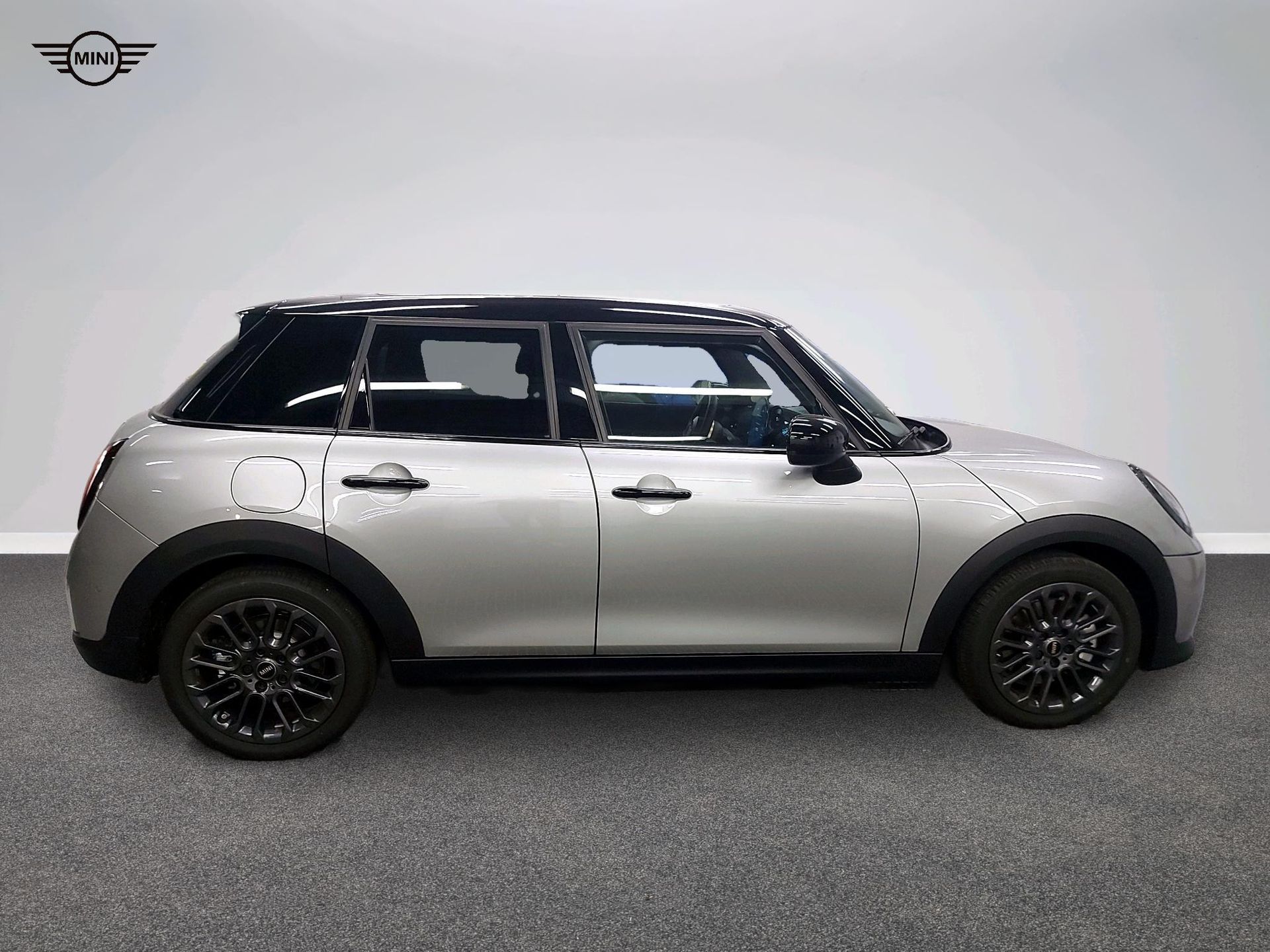 fotoG 3 del MINI MINI Cooper 5 Puertas C 115 kW (156 CV) 156cv Gasolina del 2025 en Madrid