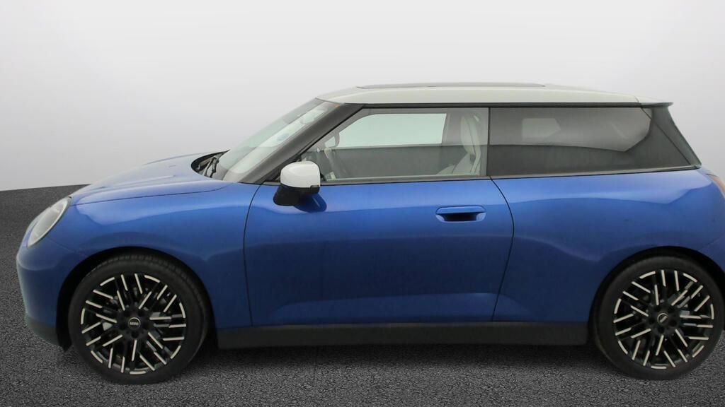 fotoG 3 del MINI MINI 3 Puertas Cooper SE 160 kW (218 CV) 218cv Eléctrico del 2024 en Madrid