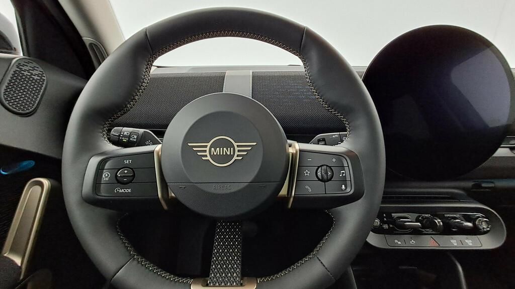 fotoG 7 del MINI MINI Aceman SE 160 kW (218 CV) 218cv Eléctrico del 2025 en Madrid