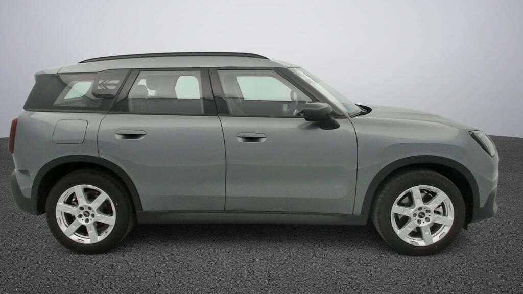 fotoG 3 del MINI MINI Countryman C 125 kW (170 CV) 170cv Gasolina del 2025 en Madrid