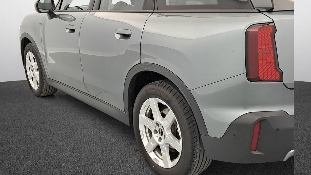 fotoG 17 del MINI MINI Countryman C 125 kW (170 CV) 170cv Gasolina del 2025 en Madrid