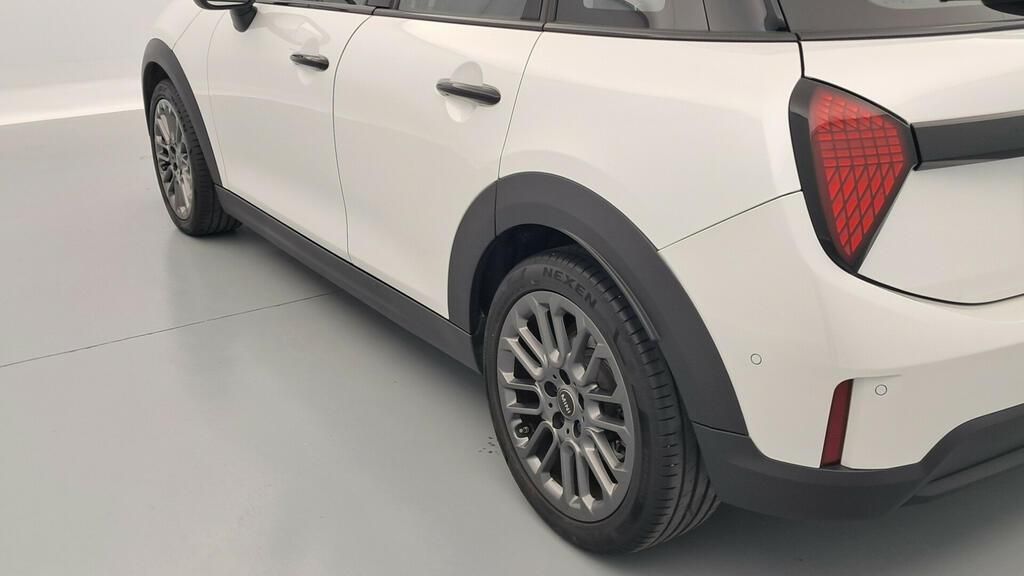 fotoG 18 del MINI MINI Cooper 5 Puertas C 115 kW (156 CV) 156cv Gasolina del 2025 en Madrid