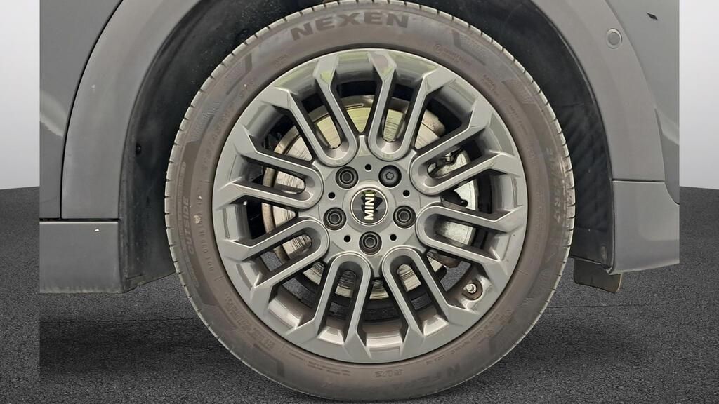 fotoG 15 del MINI MINI 5 Puertas Cooper C 115 kW (156 CV) 156cv Gasolina del 2025 en Madrid