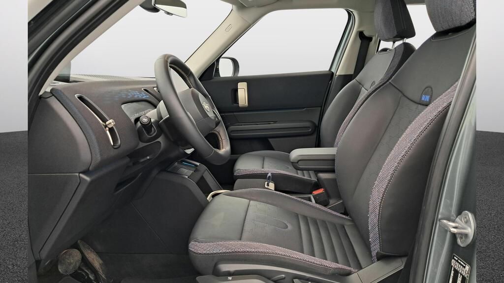 fotoG 8 del MINI MINI Countryman C 125 kW (170 CV) 170cv Gasolina del 2025 en Madrid