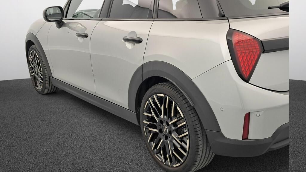 fotoG 18 del MINI MINI Cooper 5 Puertas S 150 kW (204 CV) 204cv Gasolina del 2025 en Madrid