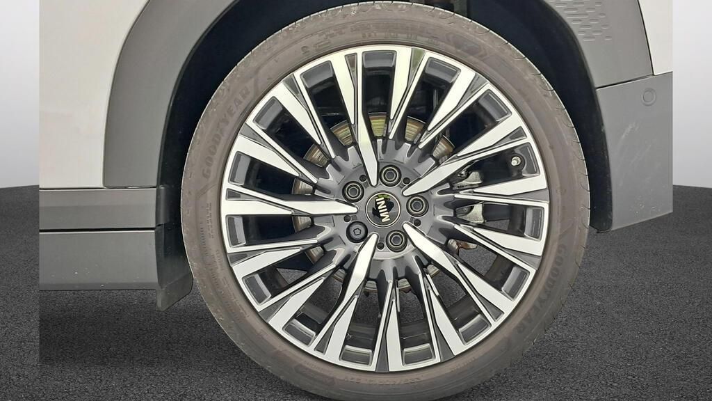 fotoG 13 del MINI MINI Aceman SE 160 kW (218 CV) 218cv Eléctrico del 2025 en Madrid