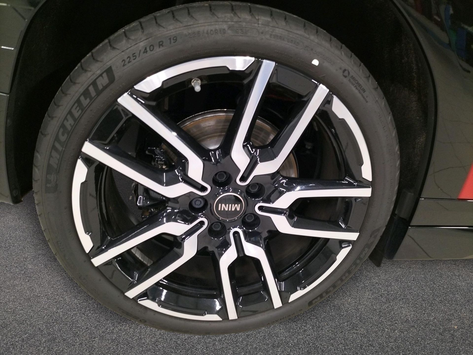 fotoG 14 del Mini MINI Aceman E 184cv Eléctrico del 2025 en Madrid