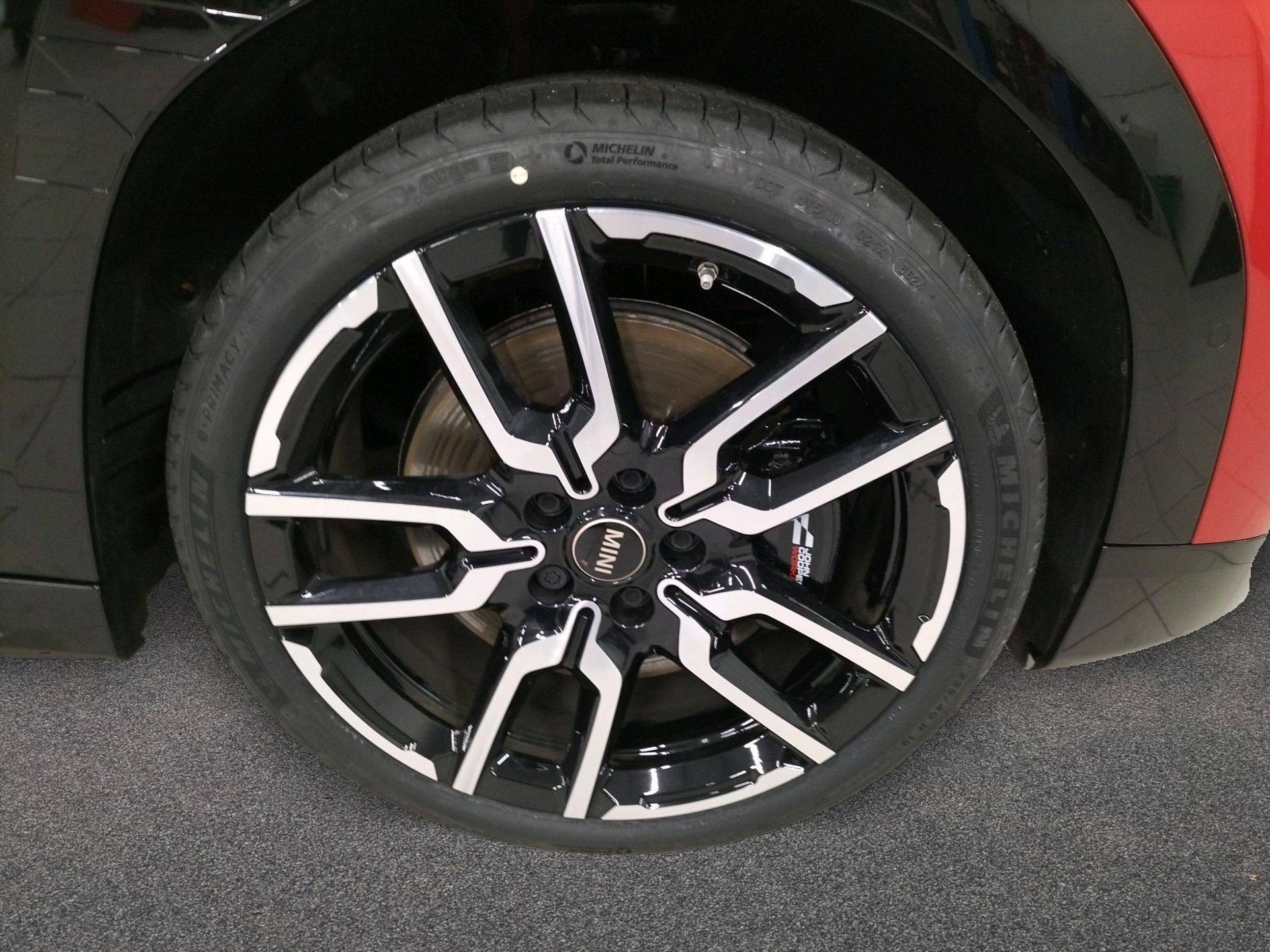 fotoG 11 del Mini MINI Aceman E 184cv Eléctrico del 2025 en Madrid