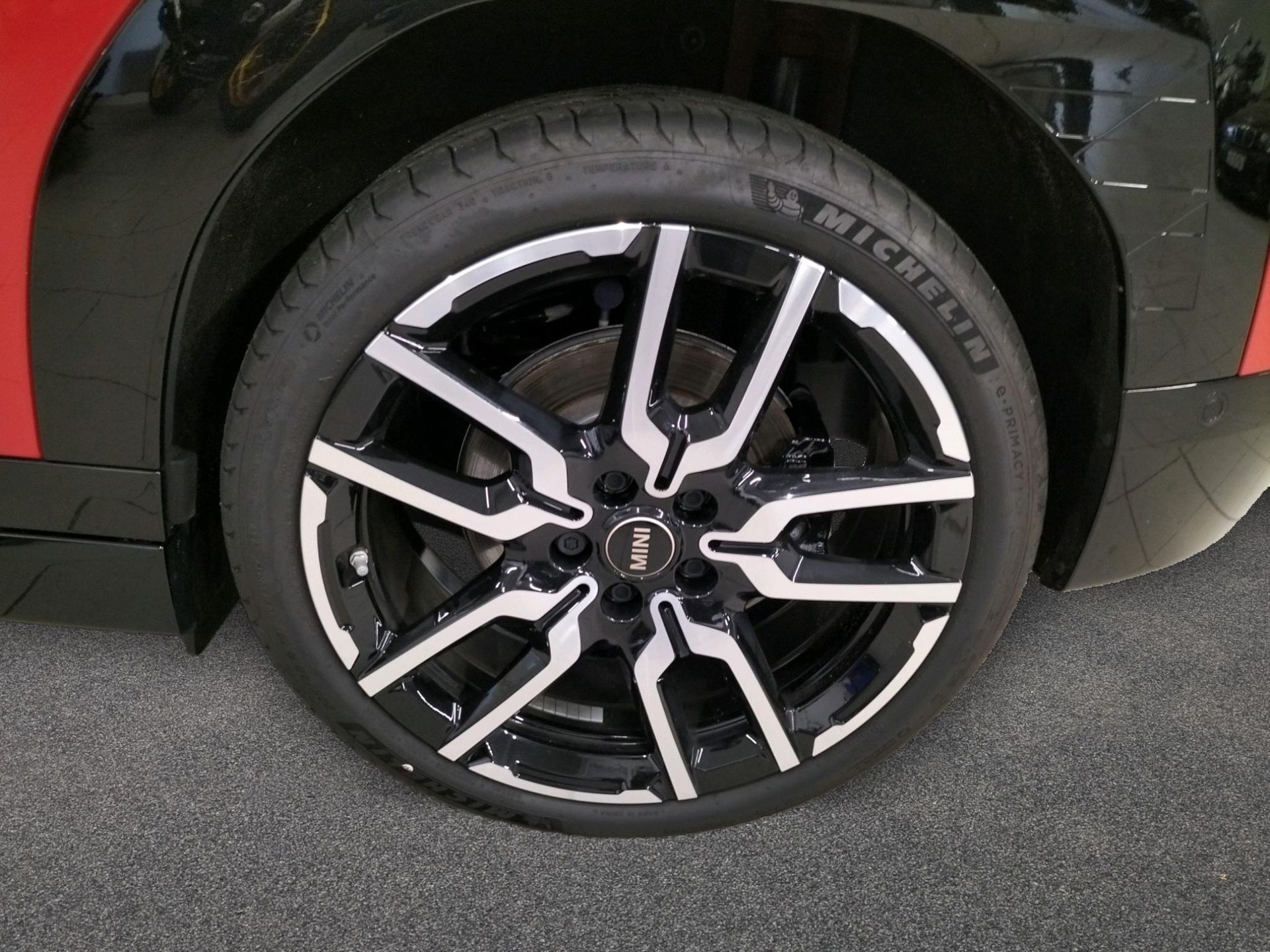 fotoG 12 del Mini MINI Aceman E 184cv Eléctrico del 2025 en Madrid