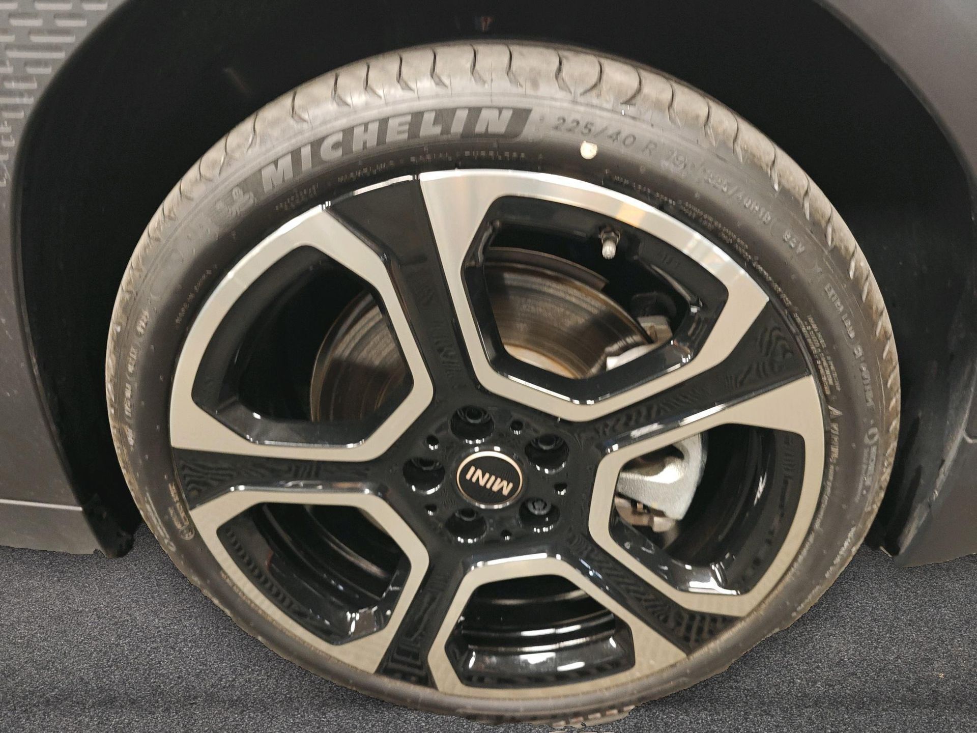 fotoG 11 del Mini MINI Aceman SE 218cv Eléctrico del 2025 en Madrid