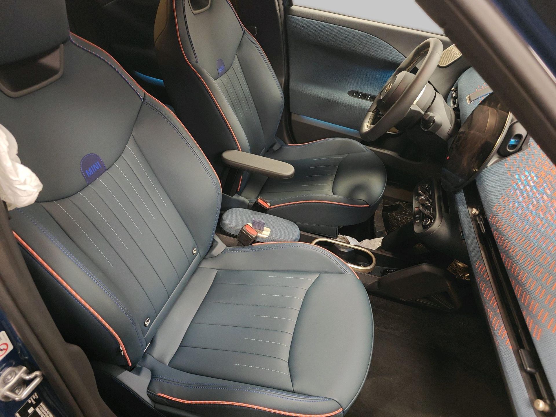 fotoG 8 del Mini MINI Aceman SE 218cv Eléctrico del 2025 en Madrid