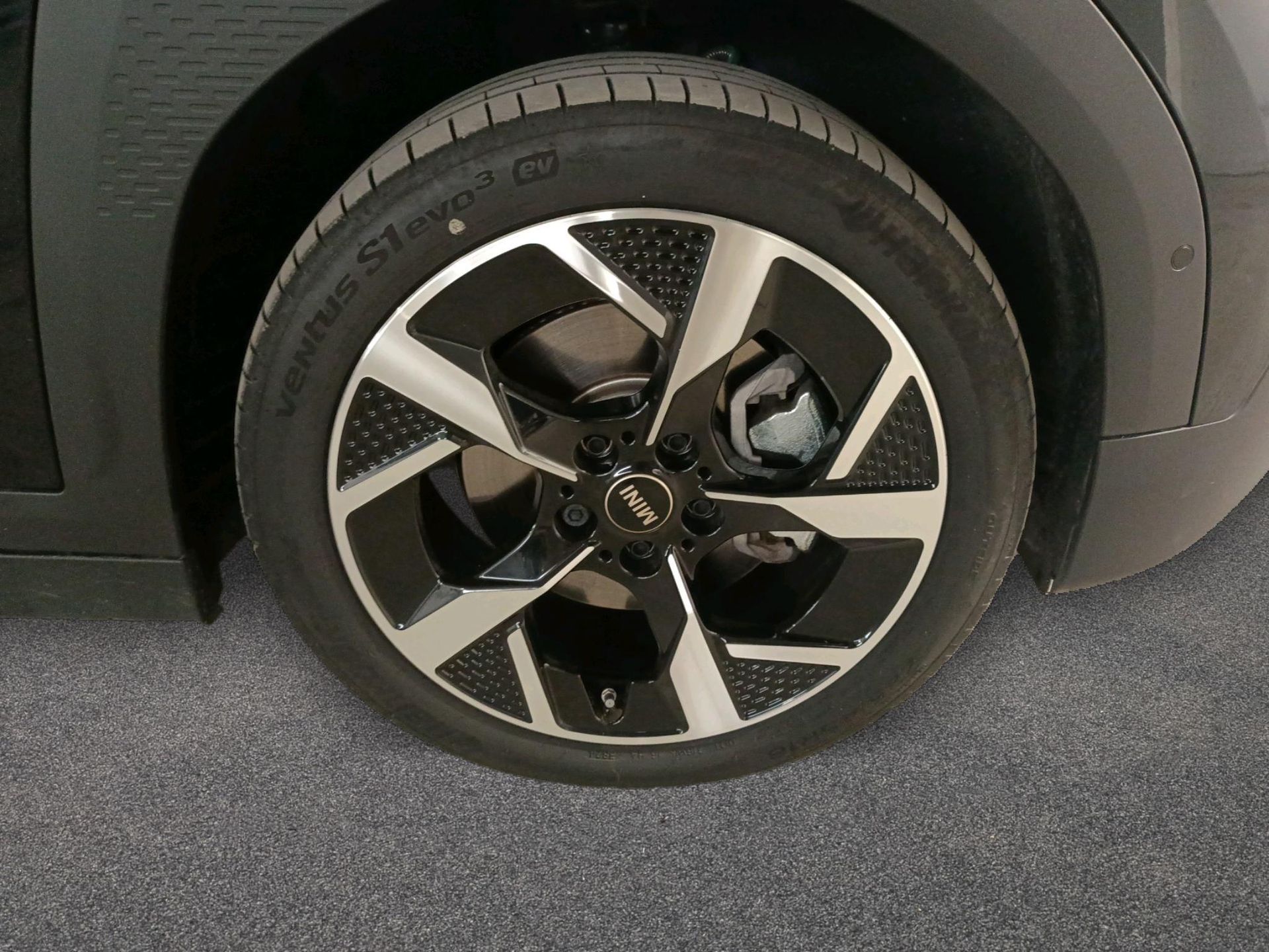 fotoG 13 del MINI MINI Aceman E 135 kW (184 CV) 184cv Eléctrico del 2025 en Madrid