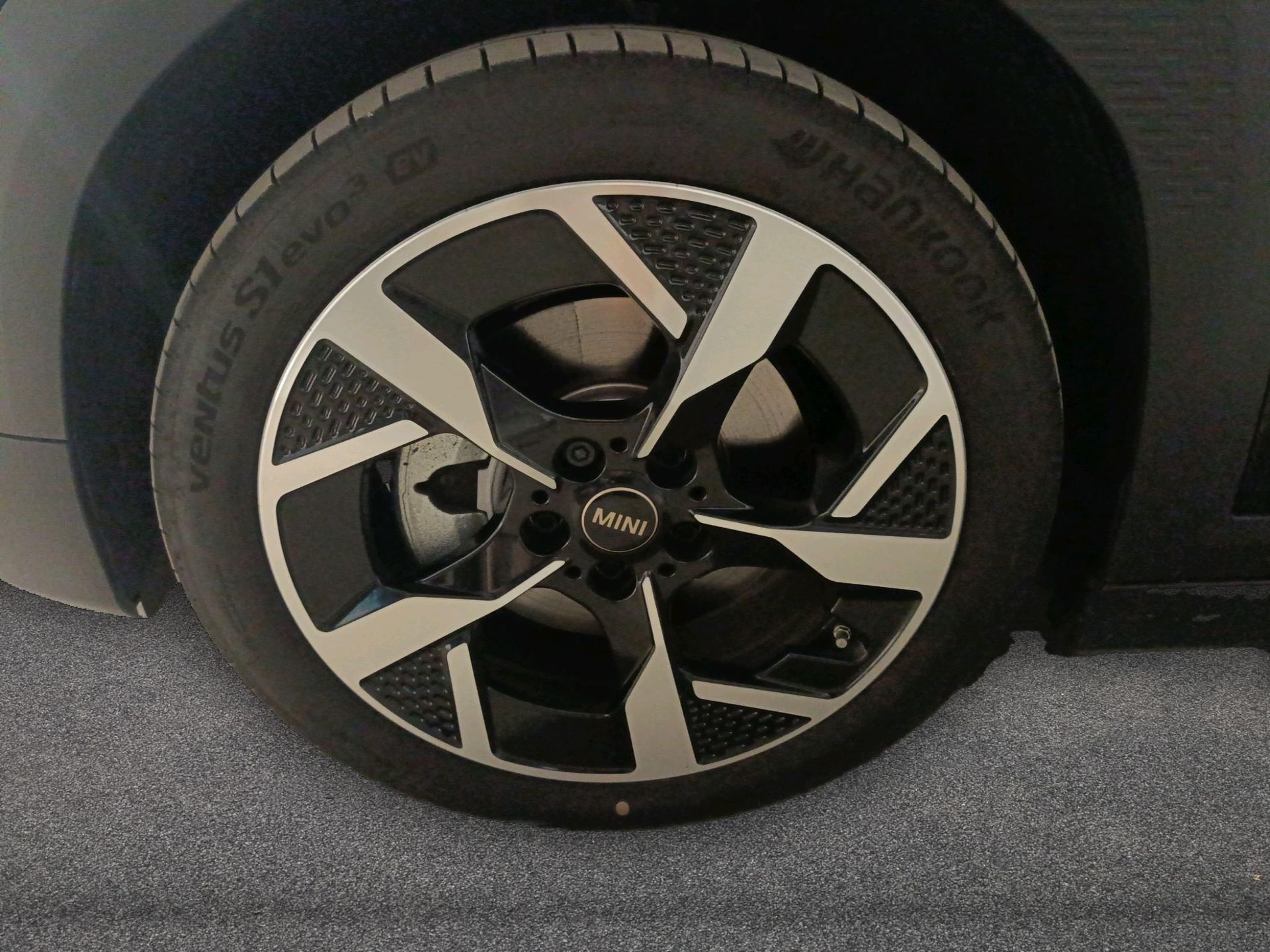 fotoG 14 del MINI MINI Aceman E 135 kW (184 CV) 184cv Eléctrico del 2025 en Madrid