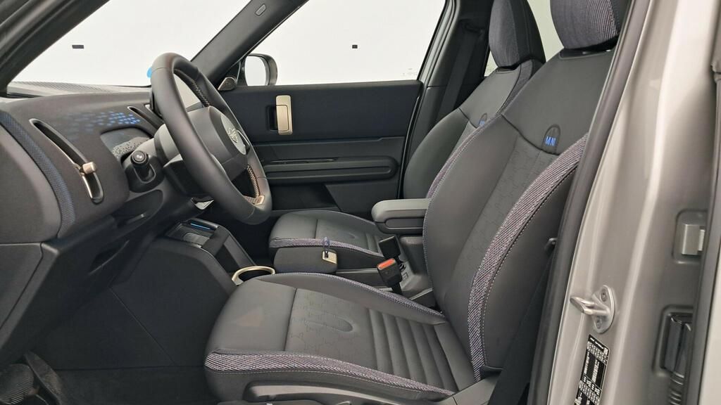 fotoG 8 del MINI MINI Countryman C 125 kW (170 CV) 170cv Gasolina del 2025 en Madrid