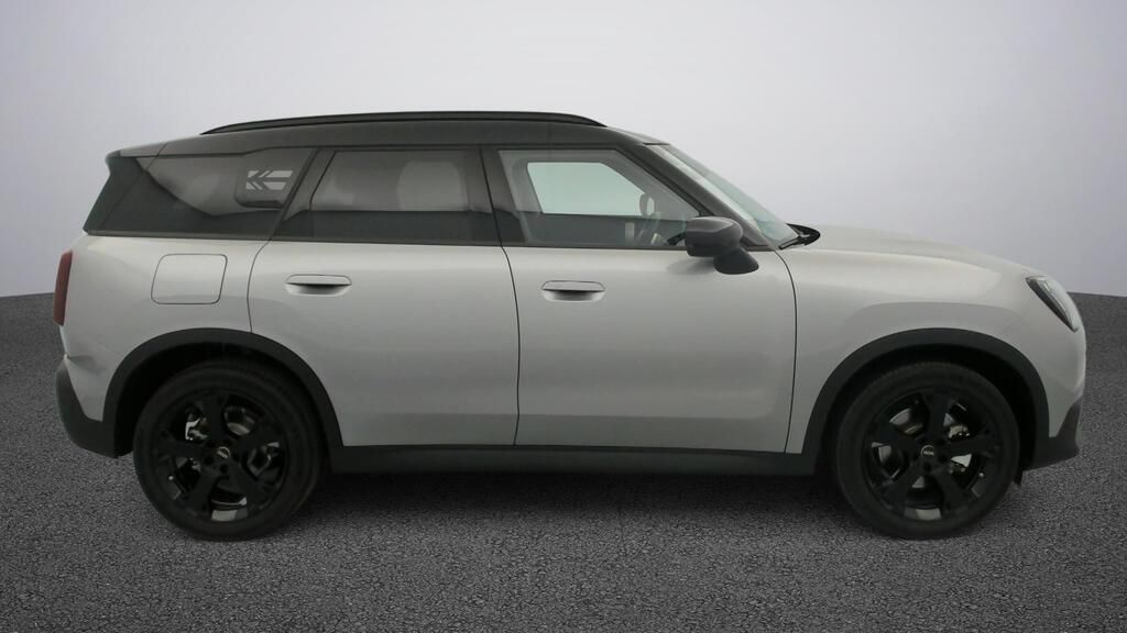 fotoG 3 del MINI MINI Countryman C 125 kW (170 CV) 170cv Gasolina del 2025 en Madrid