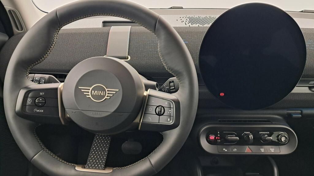 fotoG 7 del MINI MINI Aceman SE 160 kW (218 CV) 218cv Eléctrico del 2025 en Madrid