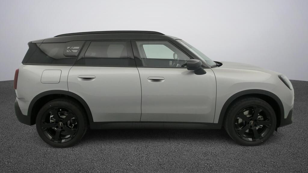 fotoG 3 del MINI MINI Countryman C 125 kW (170 CV) 170cv Gasolina del 2025 en Madrid