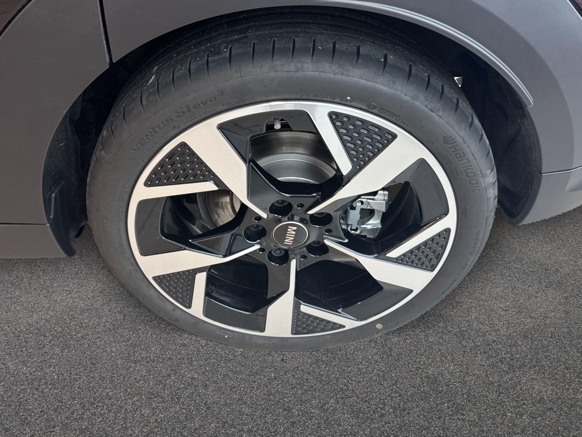 fotoG 13 del Mini MINI Cooper 5 Puertas MINI Cooper 5 puertas S 204cv Gasolina del 2025 en Madrid