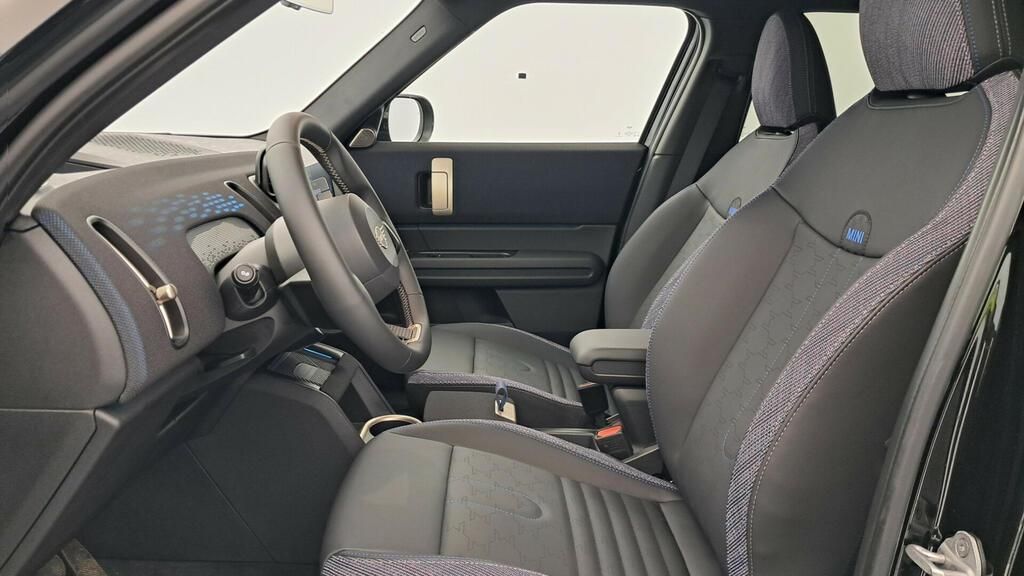 fotoG 8 del MINI MINI Countryman C 125 kW (170 CV) 170cv Gasolina del 2025 en Madrid