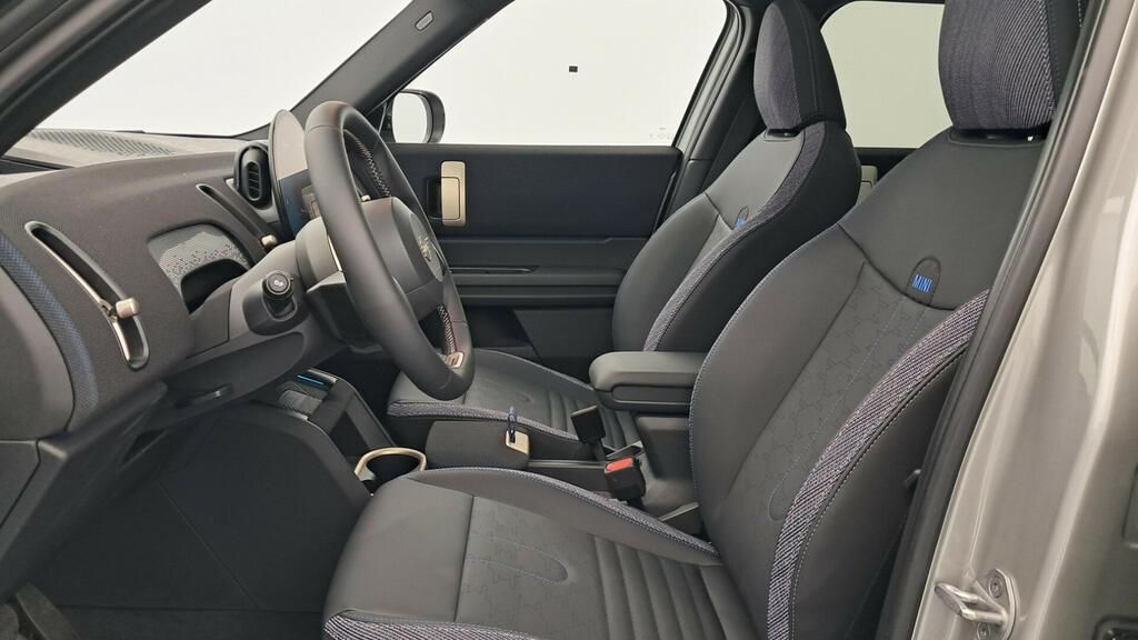 fotoG 8 del Mini MINI Countryman E 150 kW (204 CV) 204cv Eléctrico del 2025 en Madrid