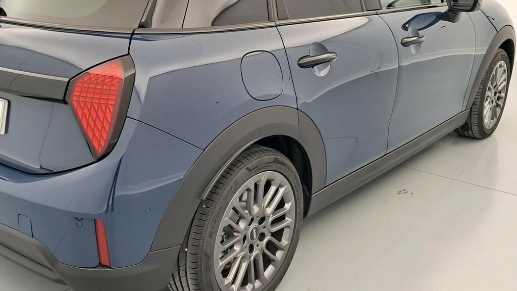 fotoG 16 del MINI MINI Cooper 5 Puertas C 115 kW (156 CV) 156cv Gasolina del 2025 en Madrid