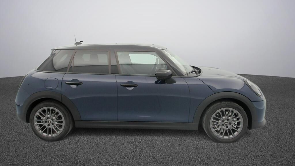 fotoG 3 del MINI MINI Cooper 5 Puertas C 115 kW (156 CV) 156cv Gasolina del 2025 en Madrid