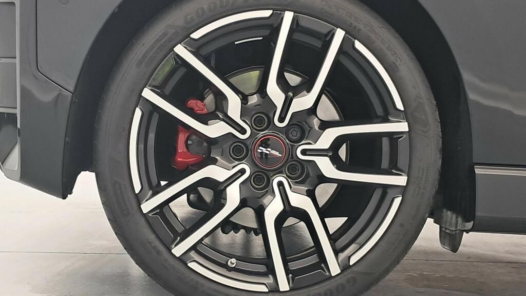 fotoG 12 del MINI MINI Cooper John Cooper Works E 190 kW (258 CV) 258cv Eléctrico del 2025 en Madrid