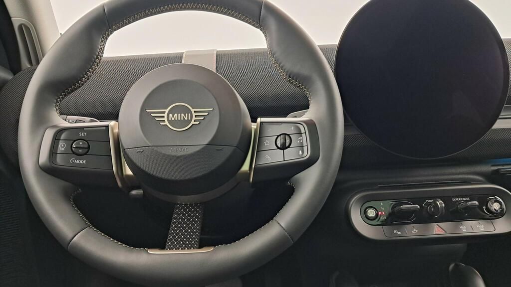 fotoG 7 del MINI MINI Aceman E 135 kW (184 CV) 184cv Eléctrico del 2025 en Madrid