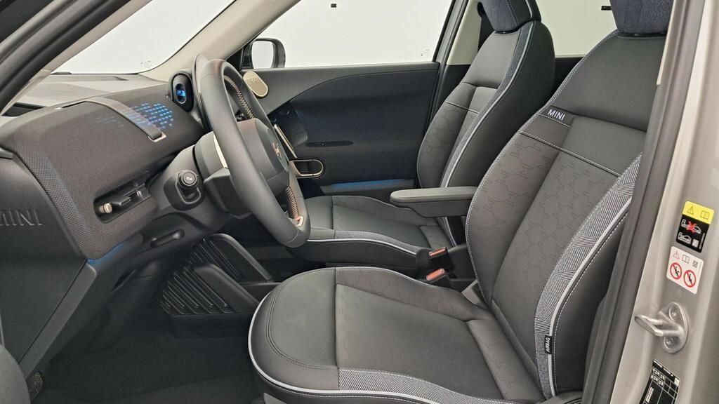 fotoG 8 del MINI MINI Aceman E 135 kW (184 CV) 184cv Eléctrico del 2025 en Madrid