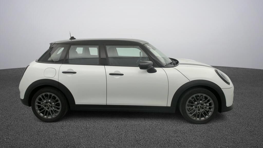 fotoG 3 del MINI MINI Cooper 5 Puertas C 115 kW (156 CV) 156cv Gasolina del 2025 en Madrid