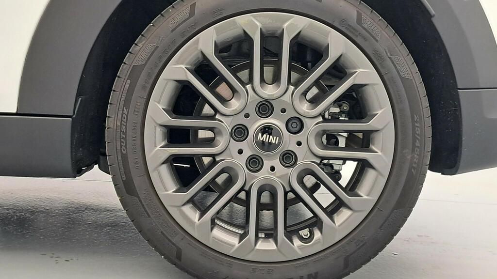 fotoG 15 del MINI MINI Cooper 5 Puertas C 115 kW (156 CV) 156cv Gasolina del 2025 en Madrid